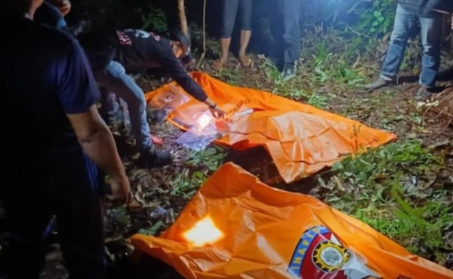 Keluar Cari Durian, Dua Beradik Berusia 8 & 4 Tahun Ditemui Maut Berpelukan Di Kebun – ‘Lengan Terput*s’