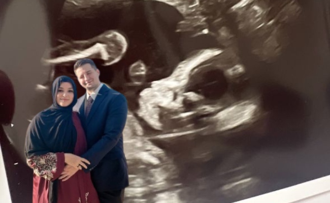 Sarah Hildebrand Bahagia Dengan Suami, Sedang Hamil Anak Sulung