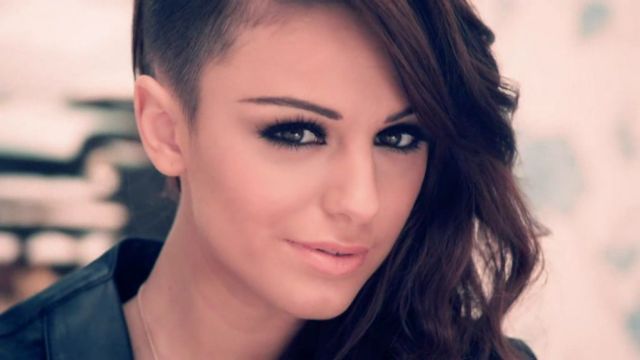 Cher Lloyd Melancarkan Wangian Pertama Seawal Usia 19 tahun!