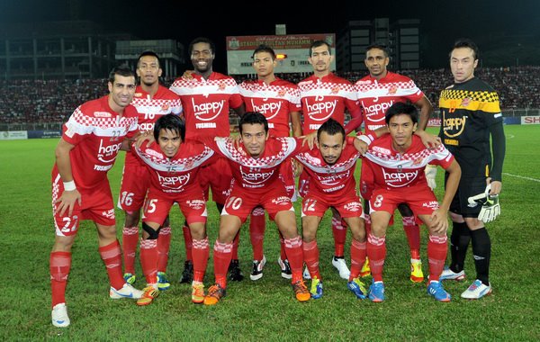 Piala Malaysia 2012 : Apa Kata Sheera, Pekin & Neelofa?