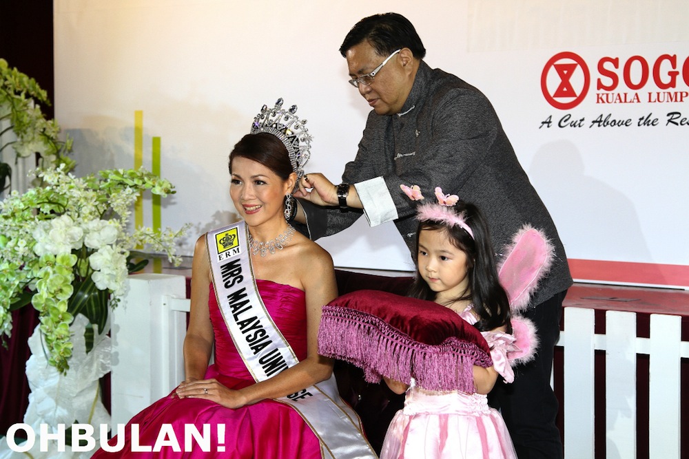 Foto : Mrs Malaysia Universe 2013 Ingin Tawan Dunia