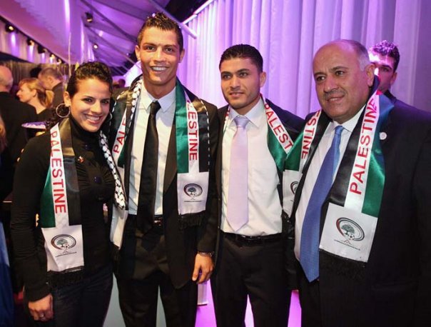 Cristiano Ronaldo Lelong Kasut Emas 1.4 Juta Euro Demi Gaza?