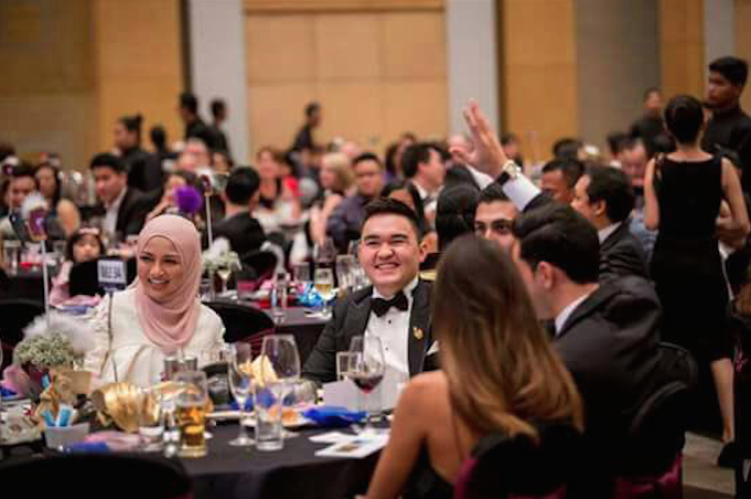 Pengguna Twitter Kongsi Foto Neelofa Bersama Raja Muda Selangor Viral Di Media Sosial