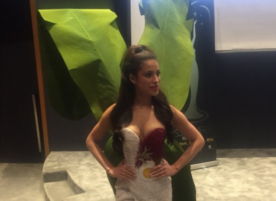 Miss Universe Malaysia 2017 ‘Pakai’ Nasi Lemak Ke Las Vegas