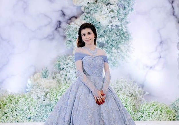 [FOTO] ‘Cantik Macam Cinderella’ – Isteri Nazmi Faiz Curi Perhatian, Bak Puteri Kayangan Pun Ada!