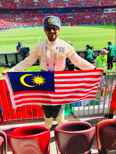 Haritu Bendera PKR Kini Baju  Melayu Jalur Gemilang Di 