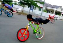 Budak Basikal Lajak 8 Tahun Singgah Solat Di Surau Jentik Hati Netizen