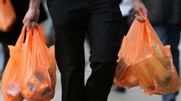 Pasaraya, Peniaga Kena ‘Denda’ Jika Masih Guna Beg Plastik Tahun Depan