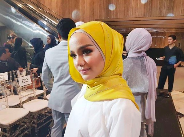 [FOTO] Gadis ‘Kacukan’ Tokti & Mira Filzah Tarik Perhatian Netizen