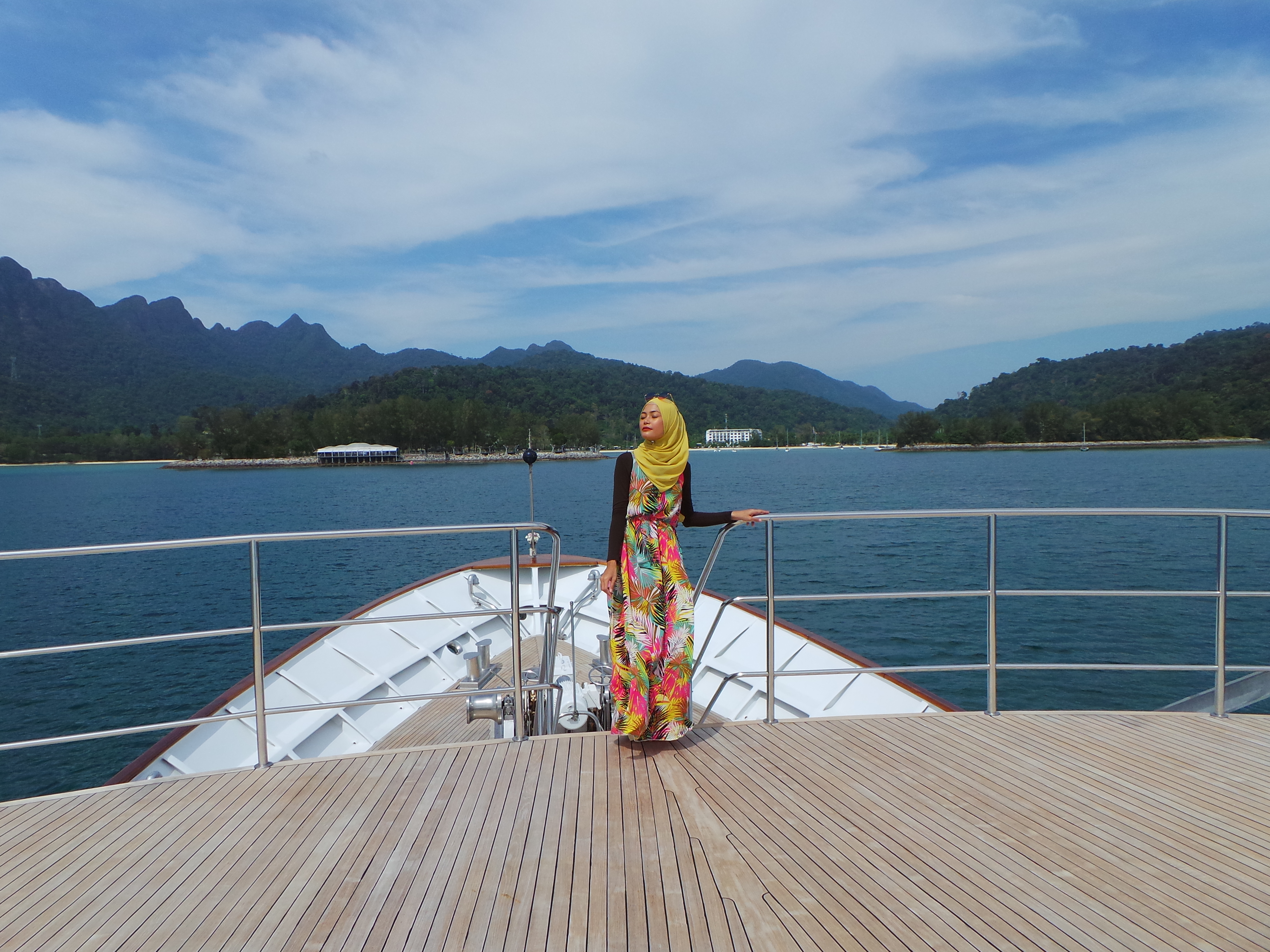 Nisa Kay atas Langkawi Lady Yacht