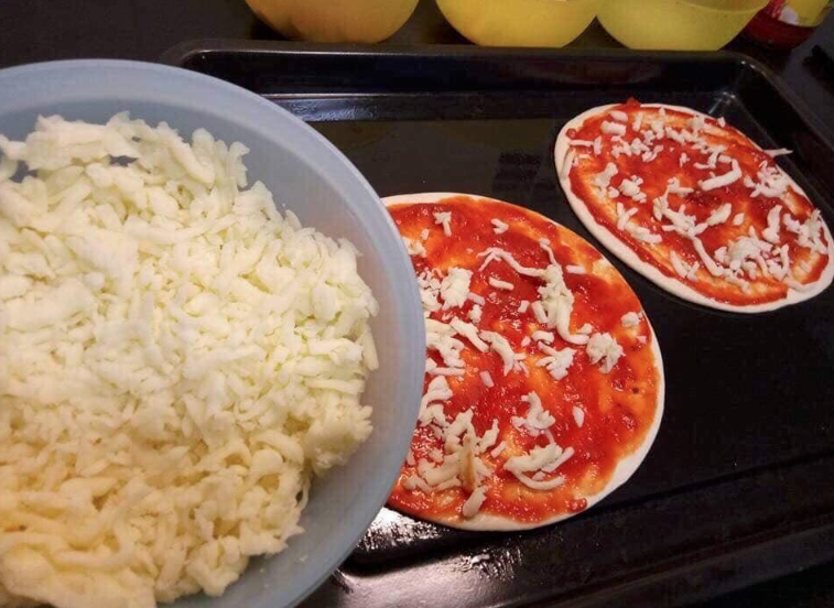 Pizza Cheese Guna Paratha