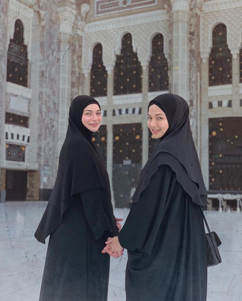 Copy Paste Neelofa Ameera Khan Kongsi Foto Throwback Ibu Buat