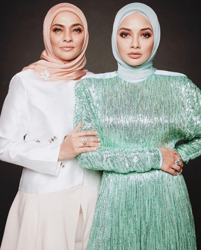 Copy Paste Neelofa Ameera Khan Kongsi Foto Throwback Ibu Buat