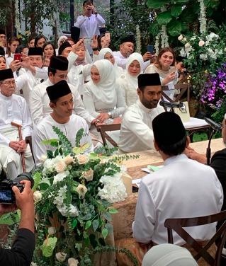 &#8220;Kenal Lebih 10 Tahun, Dah Macam Adik Sendiri.&#8221; DS Siti Nurhaliza Kongsi Momen Rizman Nordin Selamat Bergelar Suami. Tahniah!